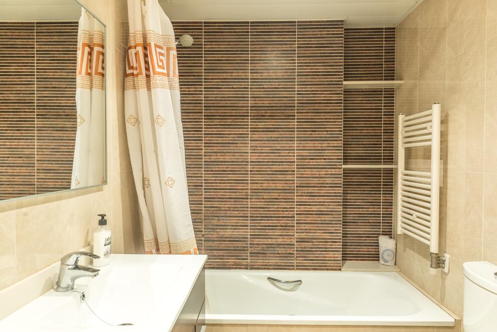 Apartamentos Navas 2 Barcelona Buitenkant foto